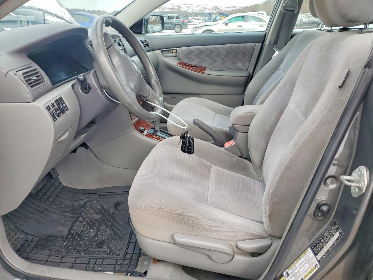 2005 TOYOTA COROLLA CE photo 7