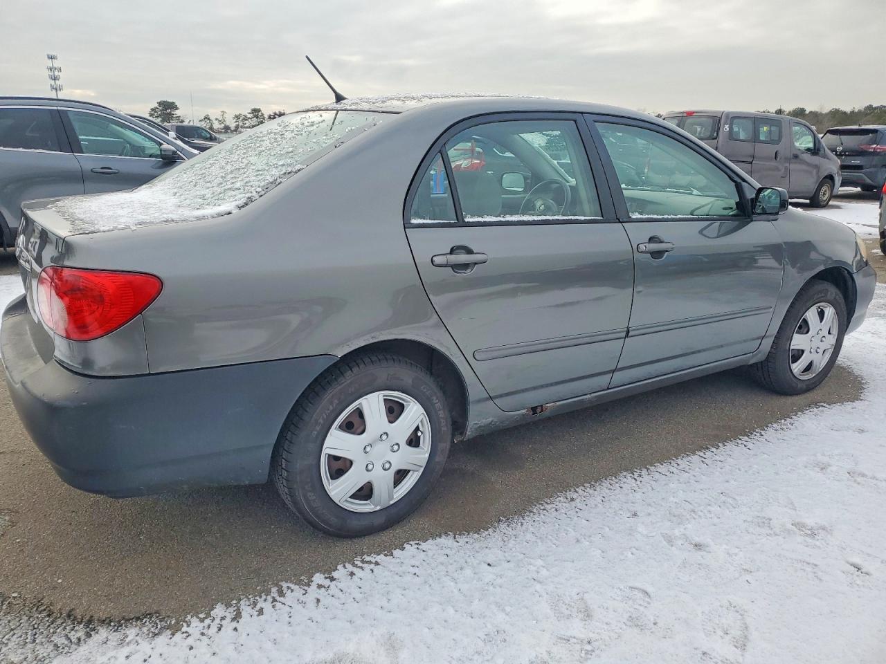 2005 TOYOTA COROLLA CE photo 3