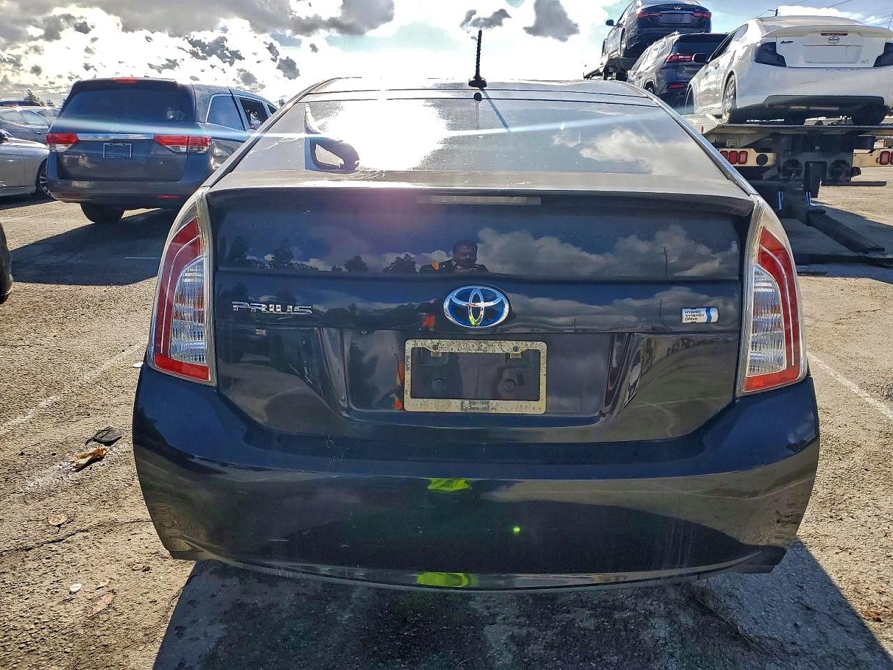 2012 TOYOTA PRIUS photo 11