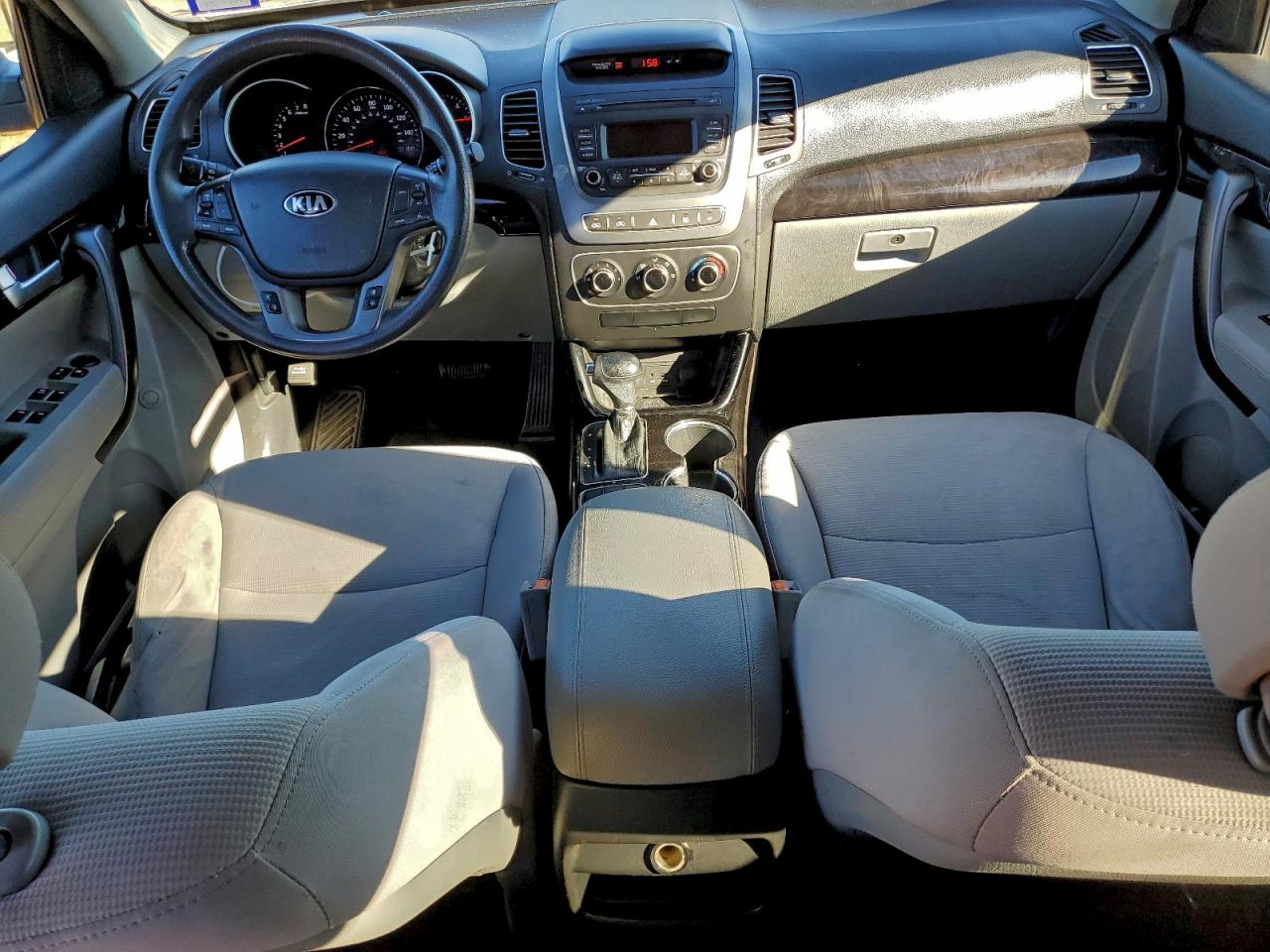 2015 KIA SORENTO LX photo 8