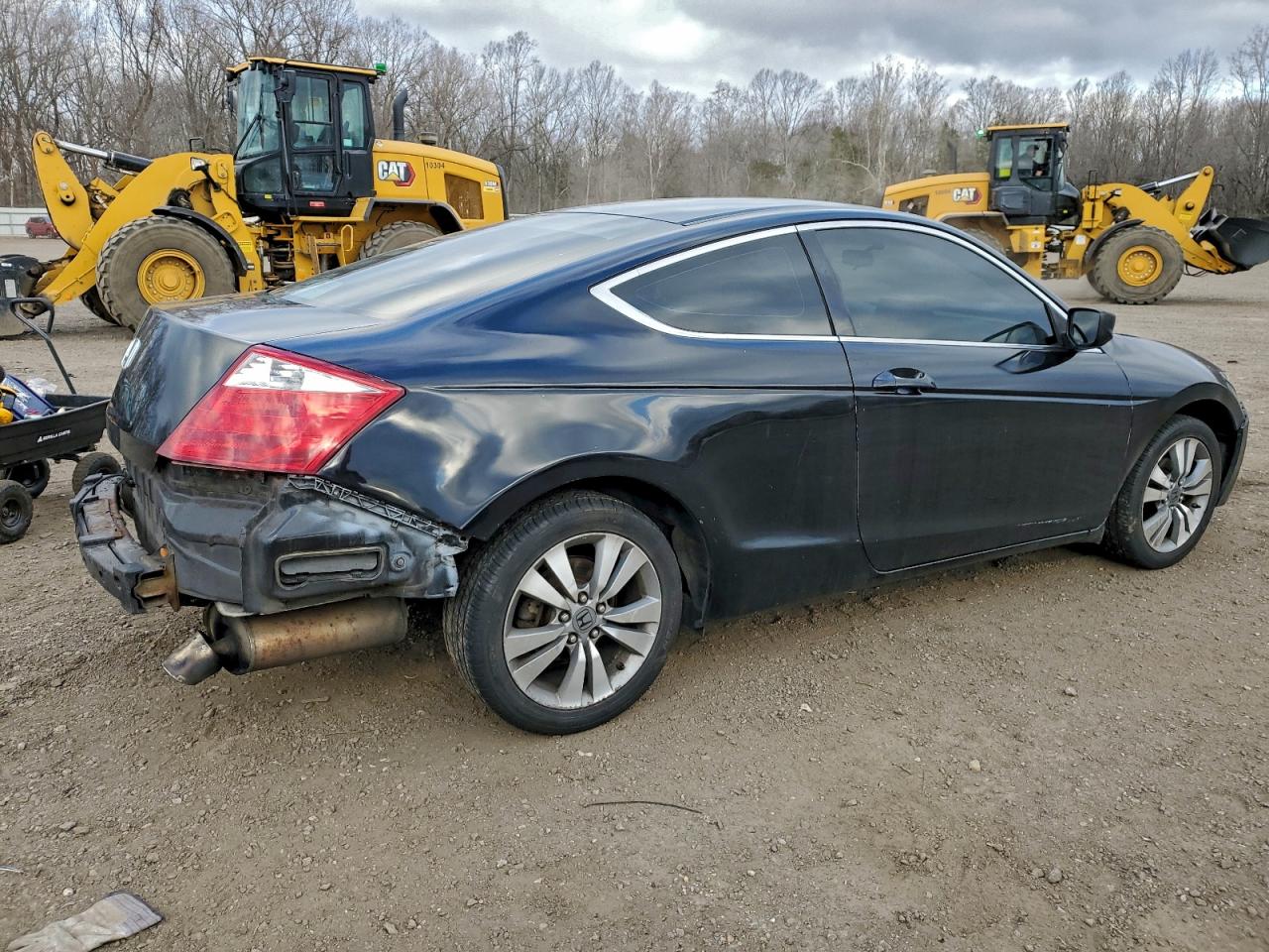 2010 HONDA ACCORD LX photo 3