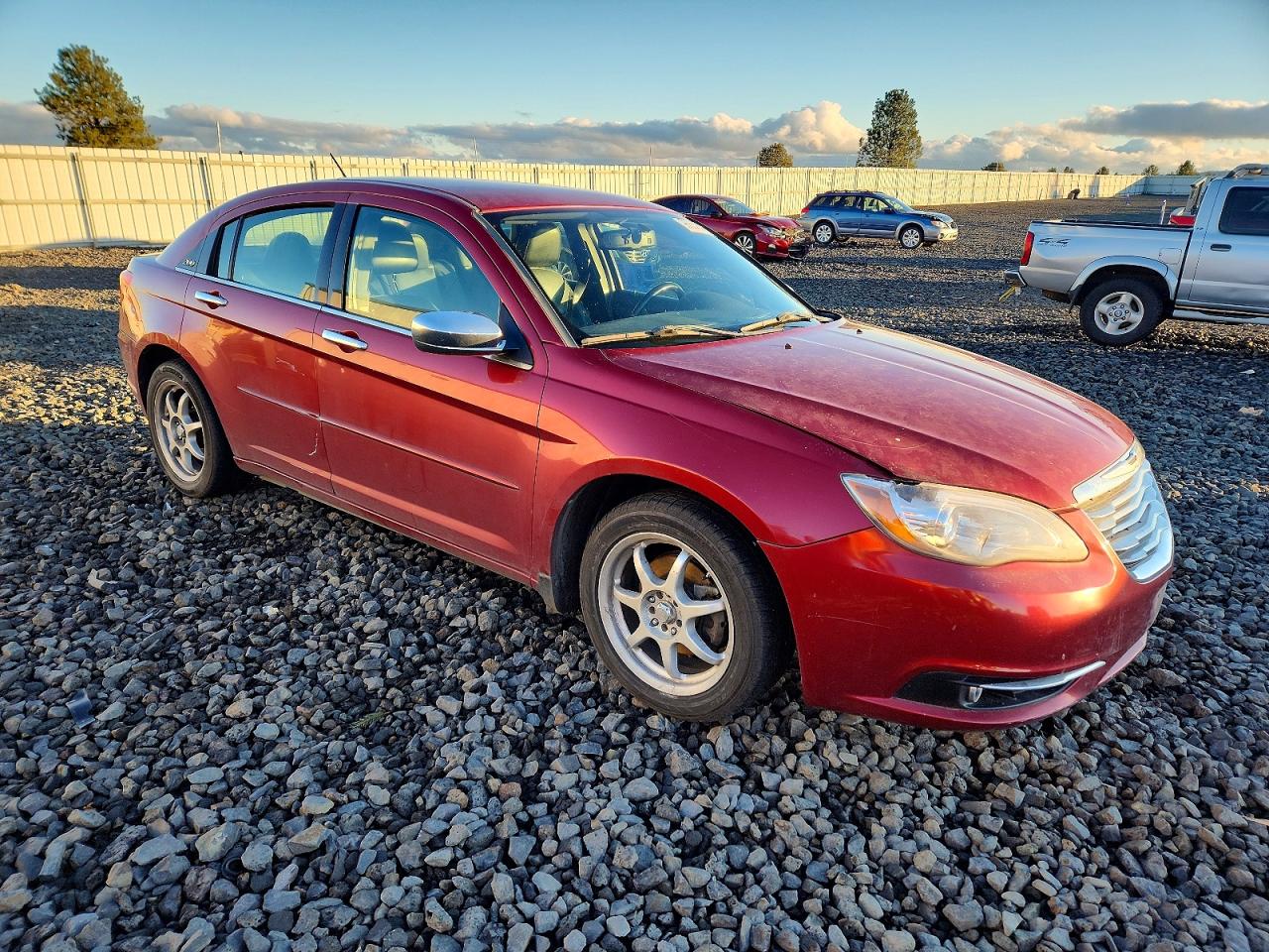2013 CHRYSLER 200 LIMITED photo 4