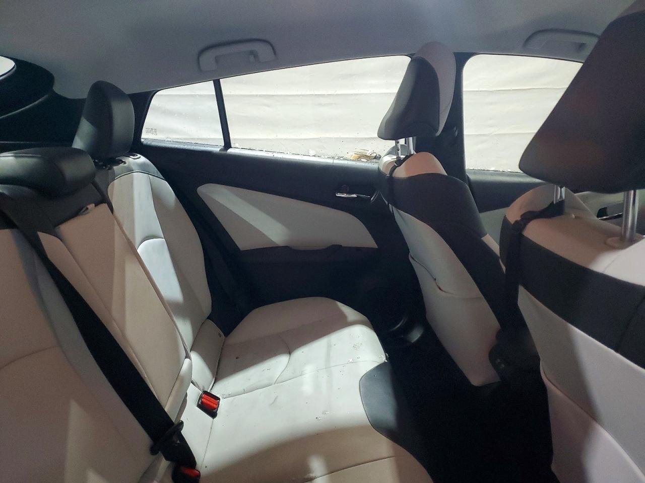 2019 TOYOTA PRIUS XLE AWD-E photo 10
