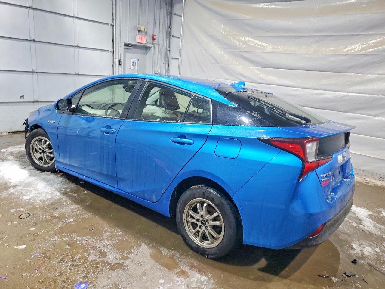 2019 TOYOTA PRIUS XLE AWD-E photo 2