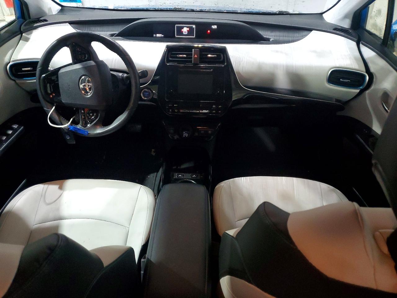 2019 TOYOTA PRIUS XLE AWD-E photo 8