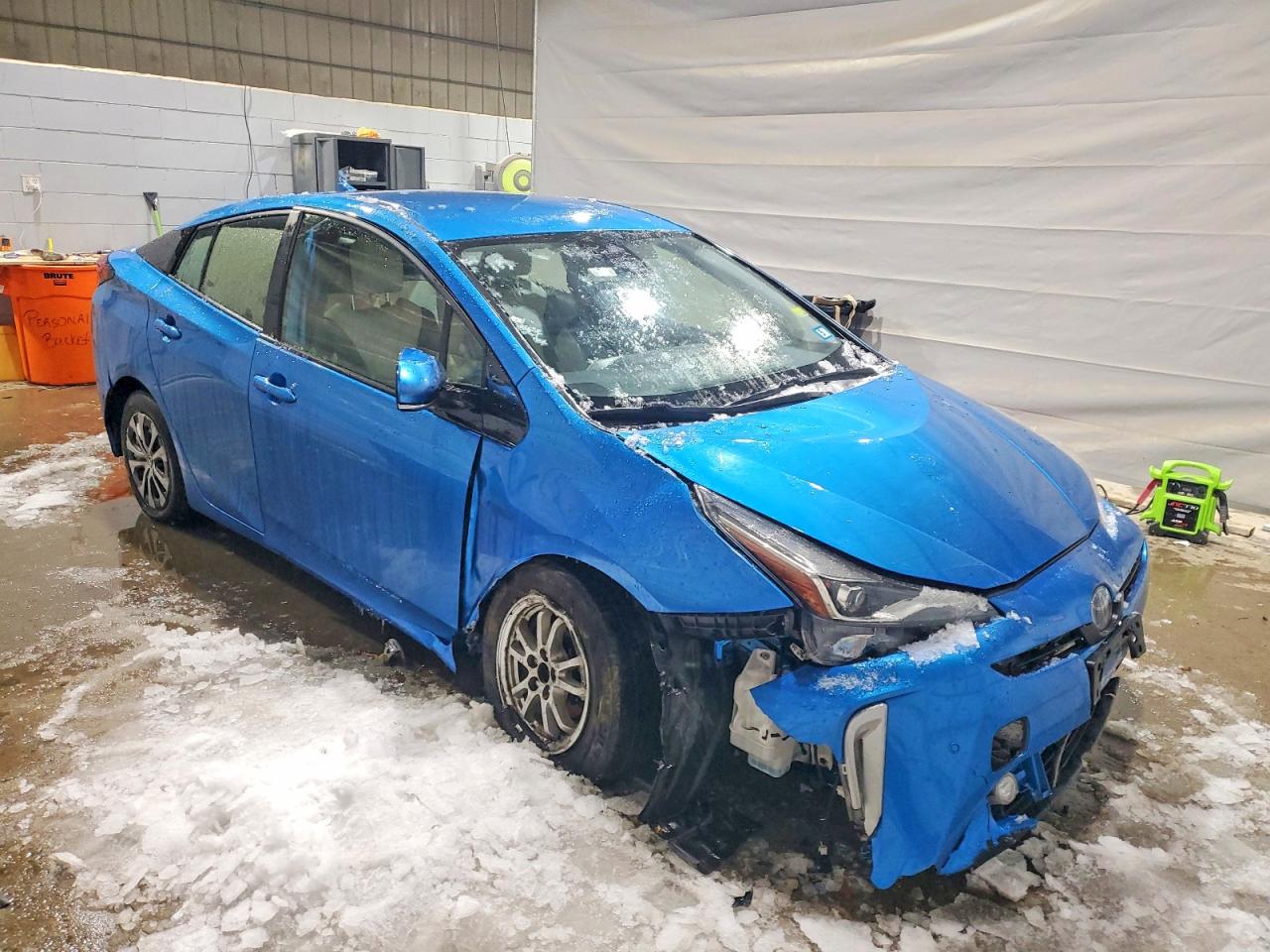2019 TOYOTA PRIUS XLE AWD-E photo 4