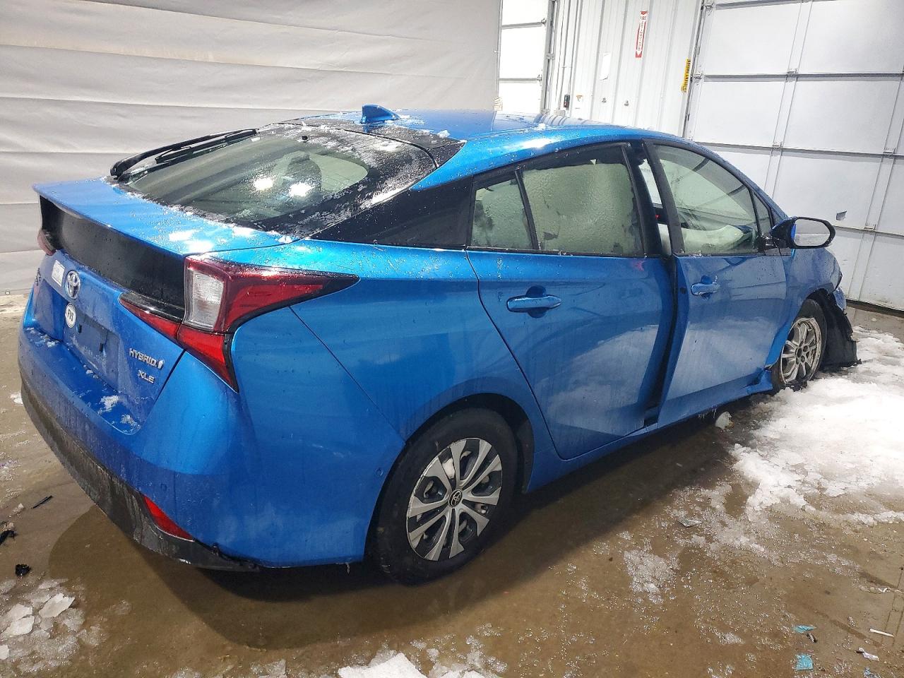 2019 TOYOTA PRIUS XLE AWD-E photo 3