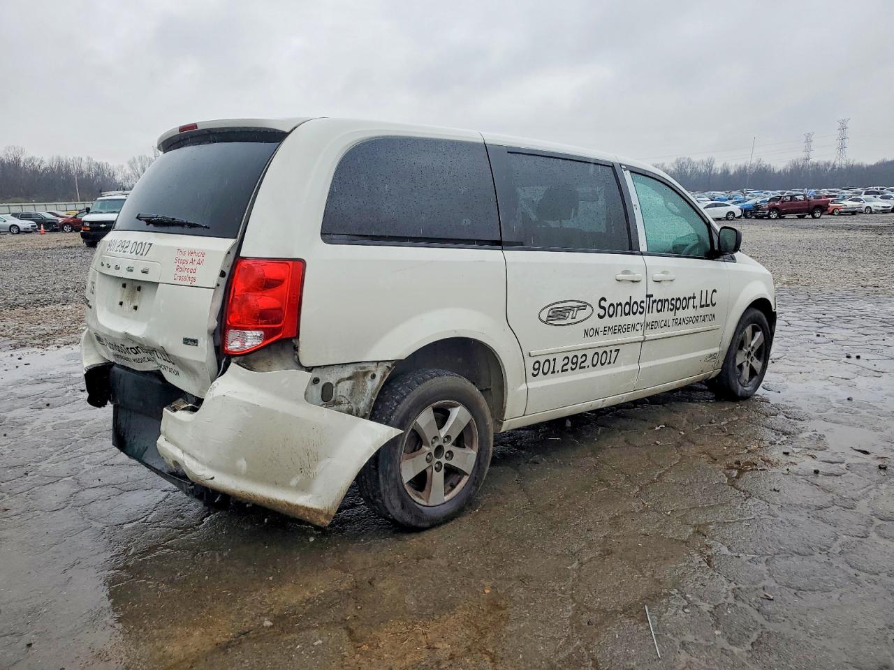 2013 DODGE GRAND CARAVAN SE photo 3