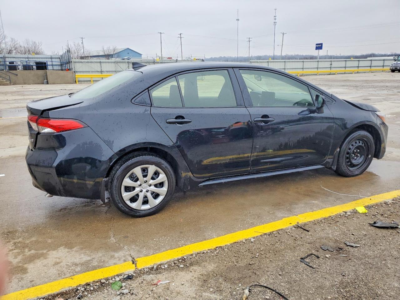 2024 TOYOTA COROLLA LE photo 3