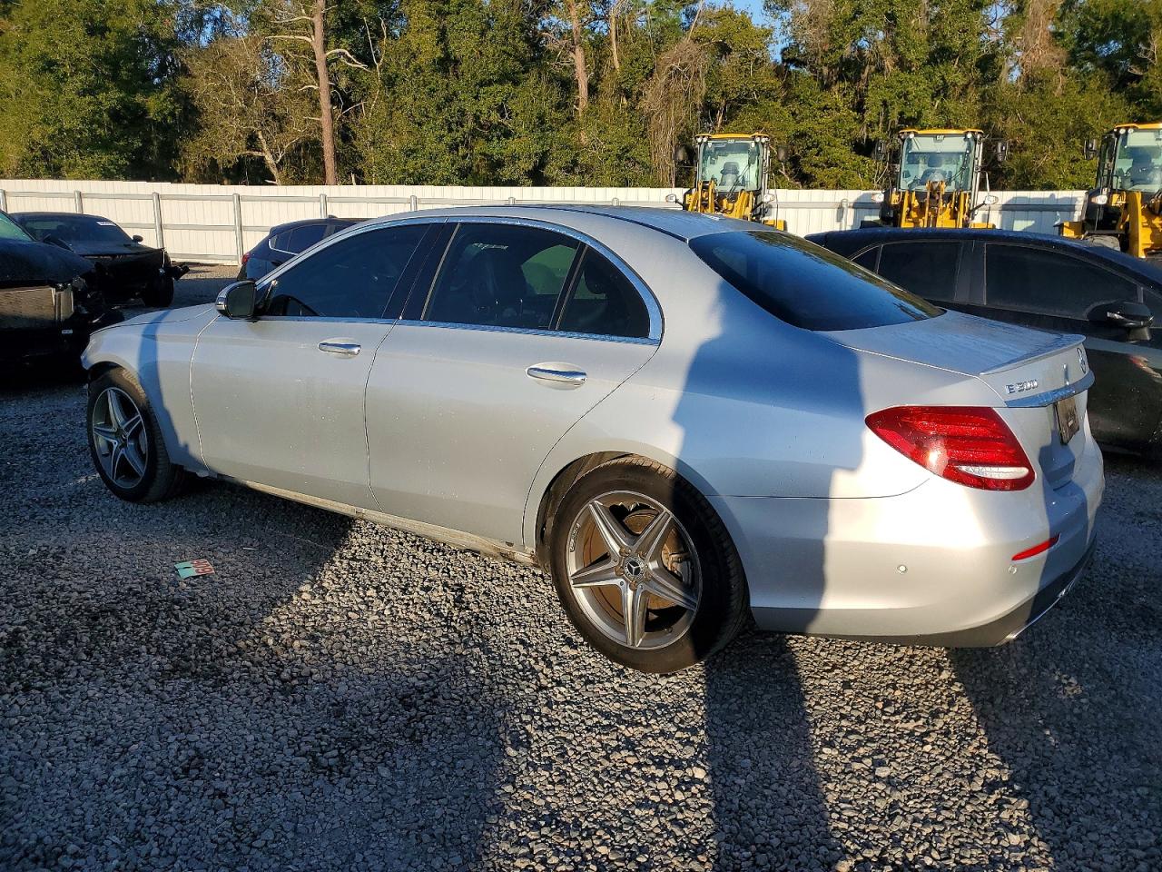 2018 MERCEDES-BENZ E 300 photo 3