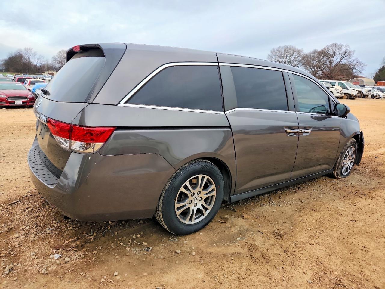 2016 HONDA ODYSSEY photo 3