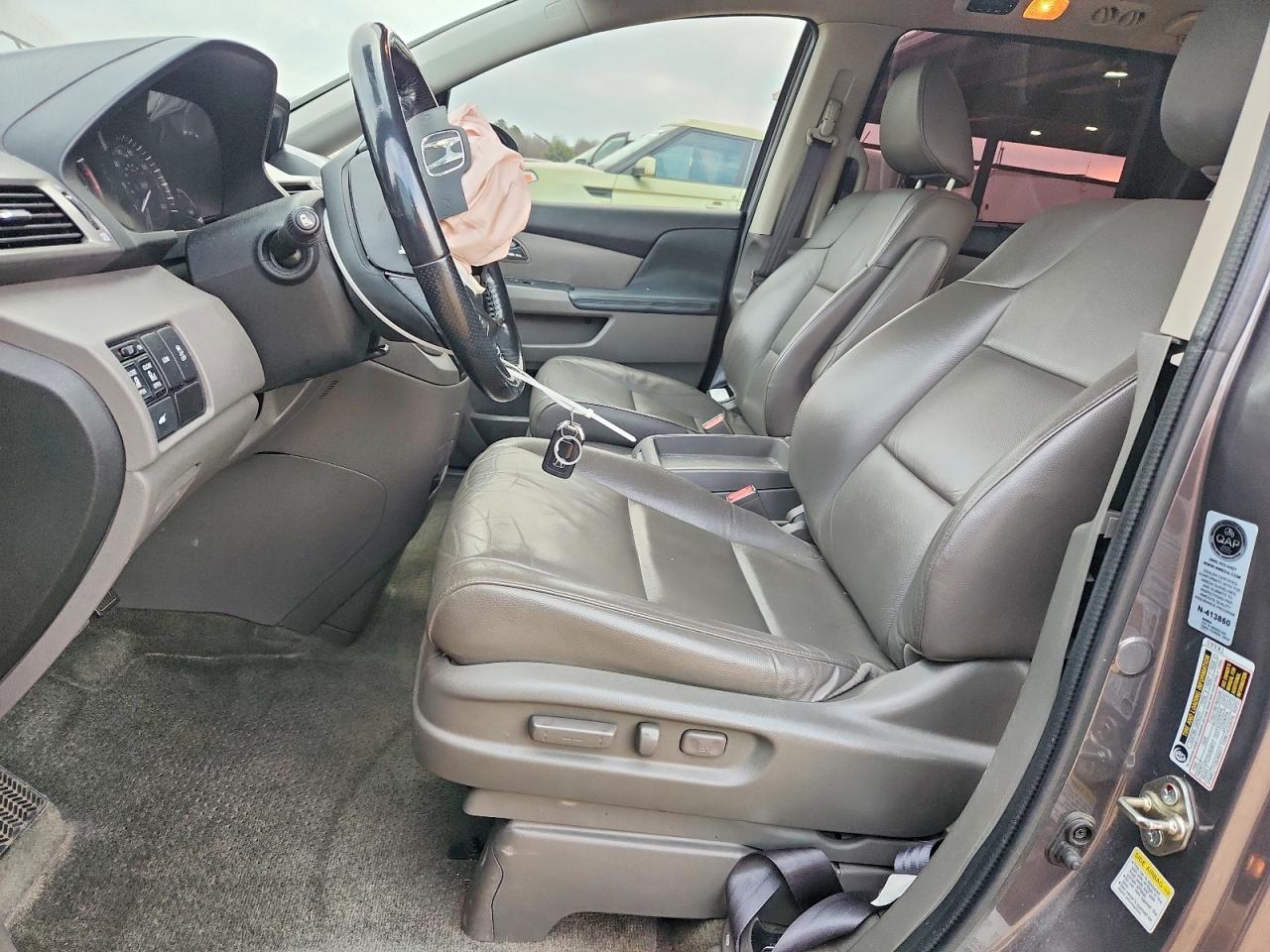 2016 HONDA ODYSSEY photo 7
