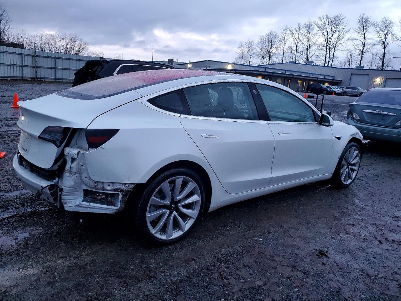 2018 TESLA MODEL 3 photo 3