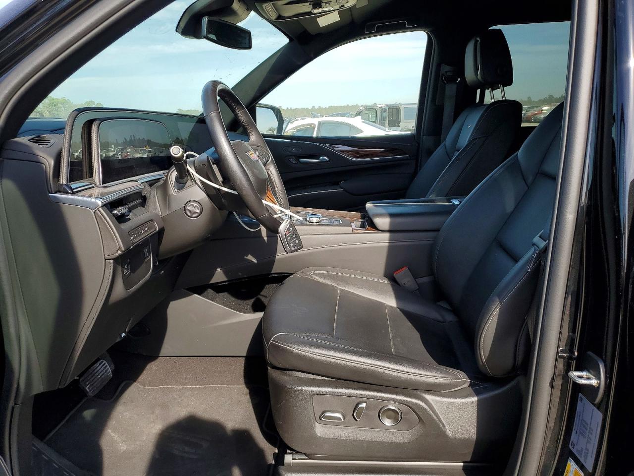 2024 CADILLAC ESCALADE ESV LUXURY photo 7