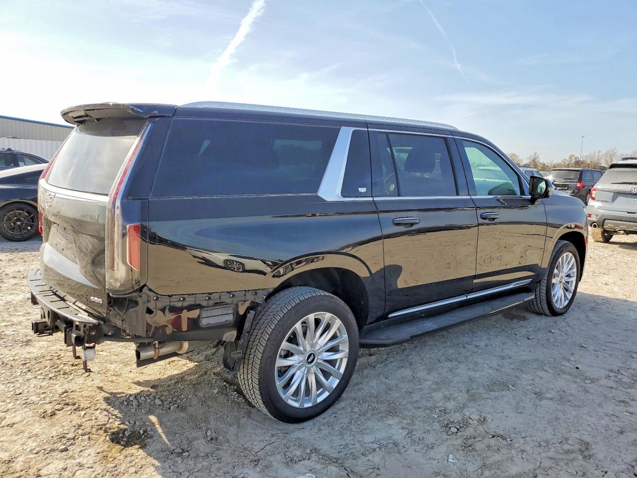 2024 CADILLAC ESCALADE ESV LUXURY photo 3