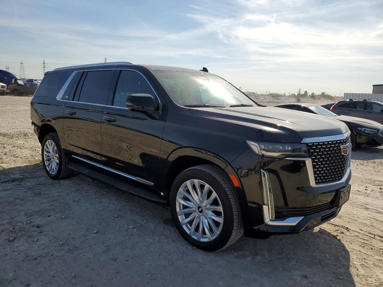 2024 CADILLAC ESCALADE ESV LUXURY photo 4