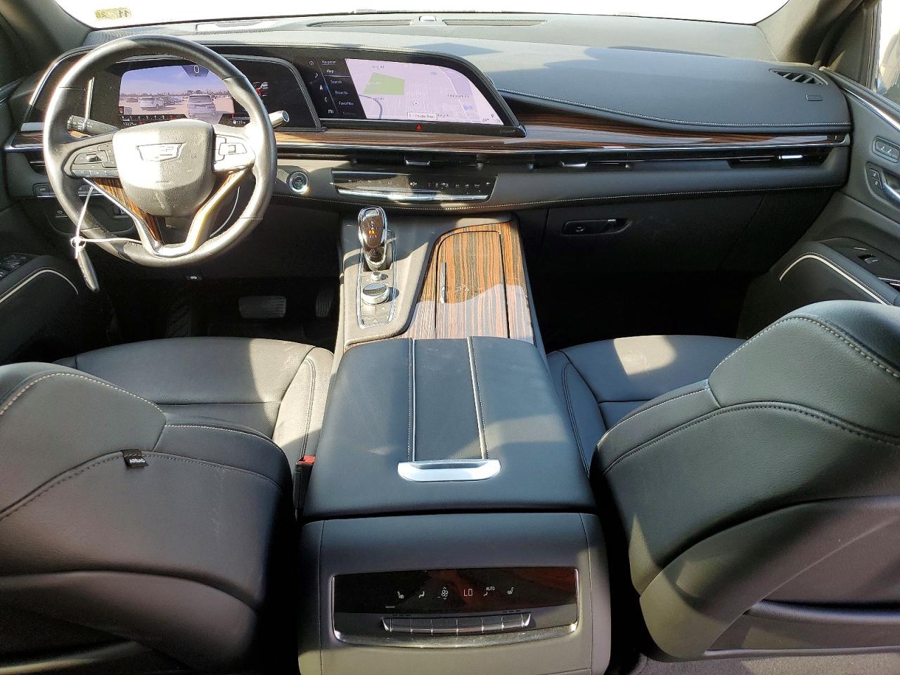 2024 CADILLAC ESCALADE ESV LUXURY photo 8