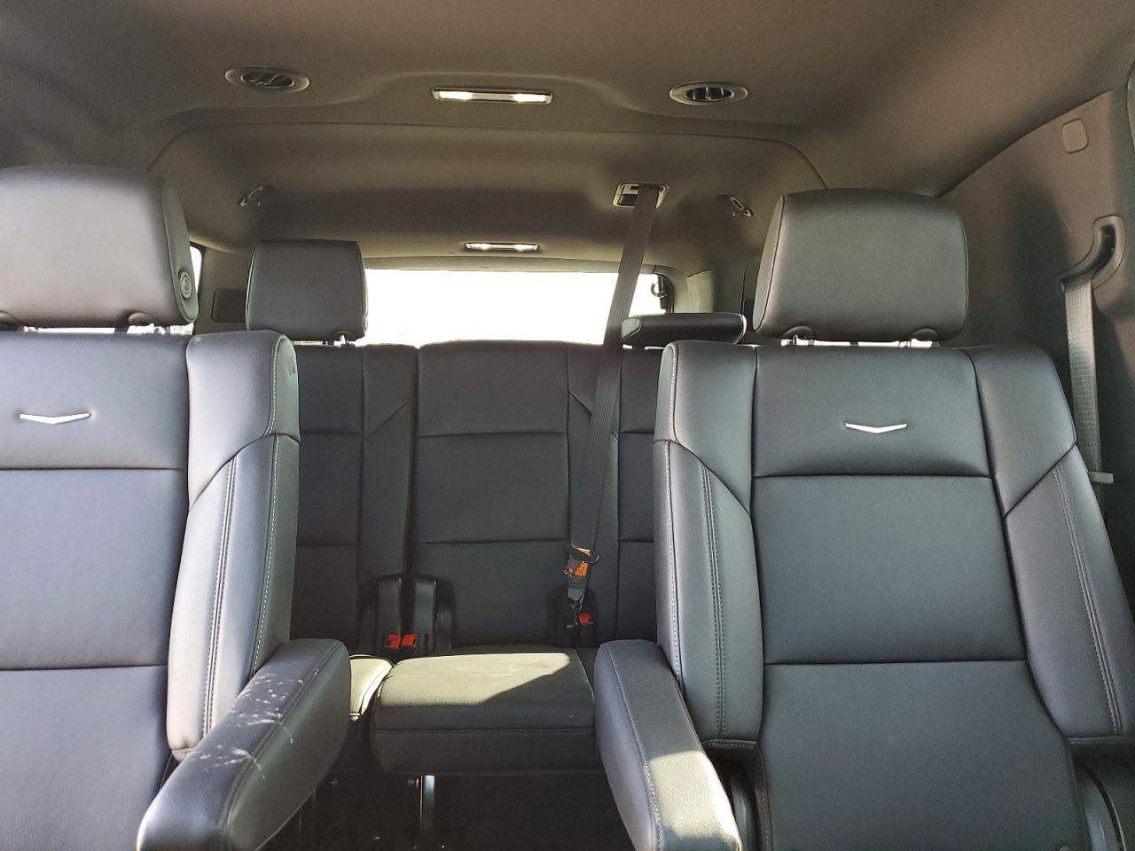 2024 CADILLAC ESCALADE ESV LUXURY photo 10