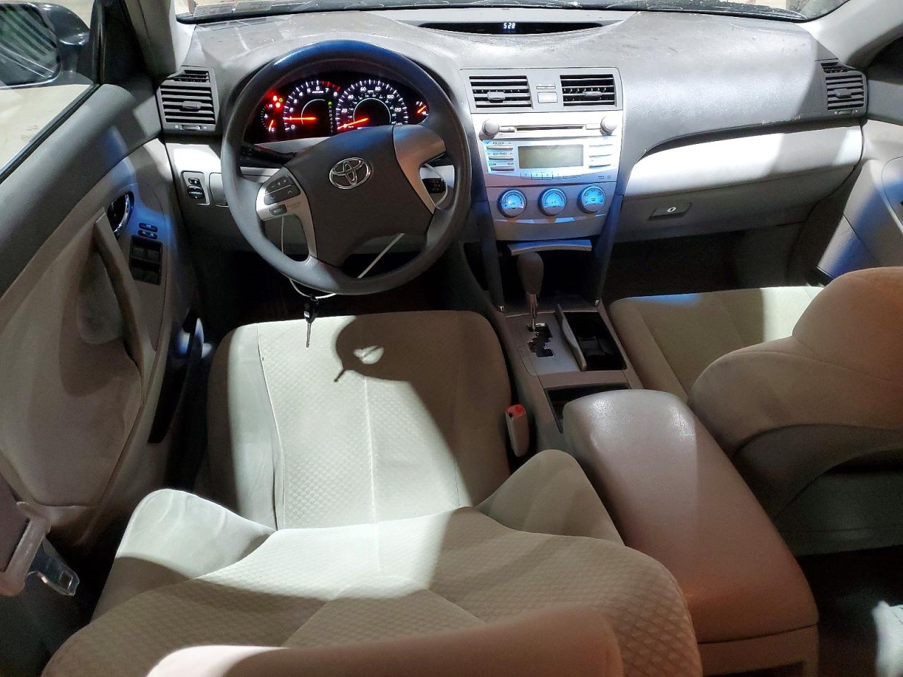 2009 TOYOTA CAMRY BASE photo 8
