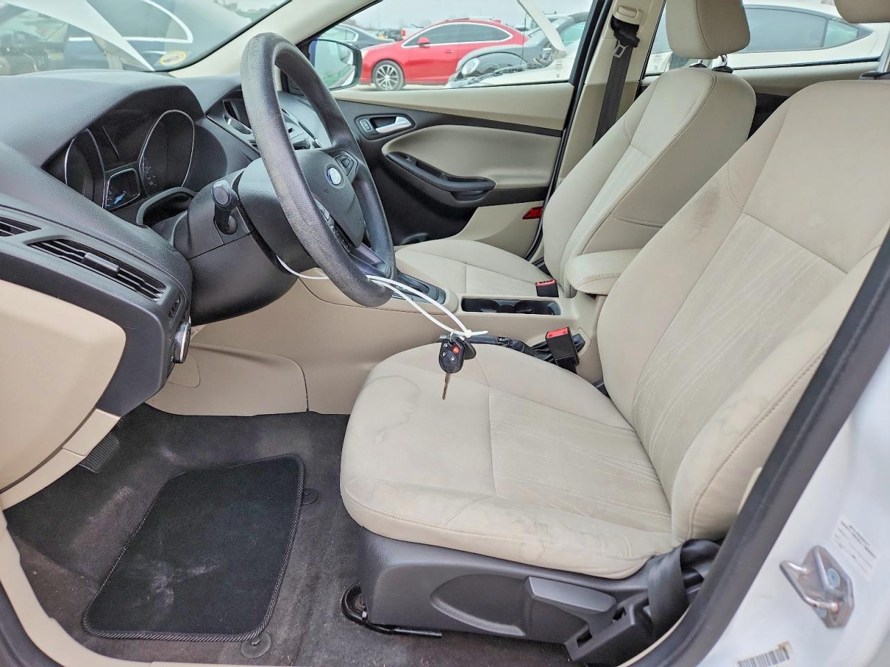 2015 FORD FOCUS SE photo 7