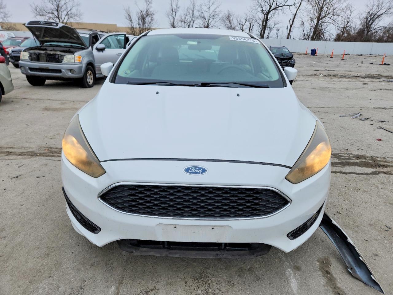 2015 FORD FOCUS SE photo 5