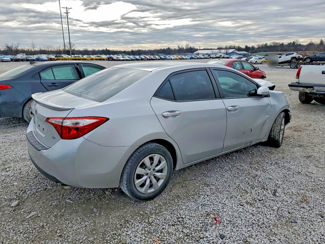 2015 TOYOTA COROLLA L photo 5