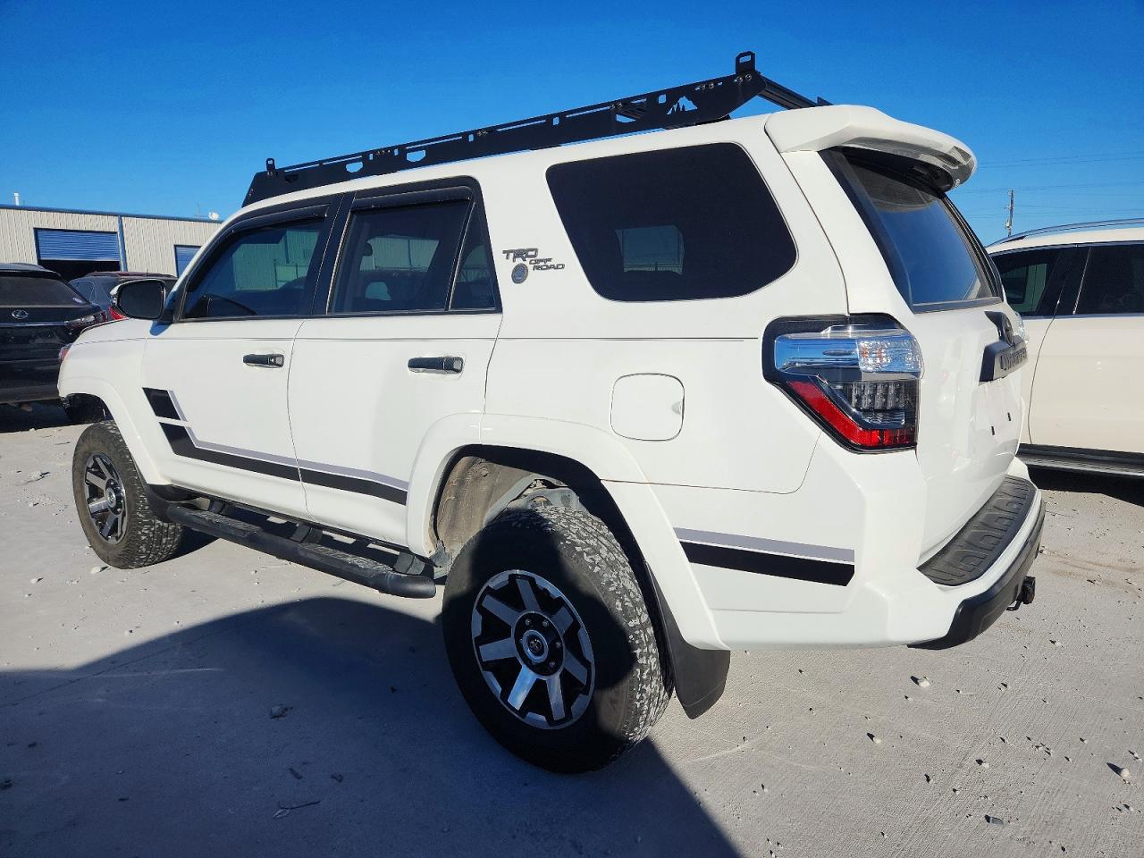2022 TOYOTA 4RUNNER SR5 PREMIUM photo 2