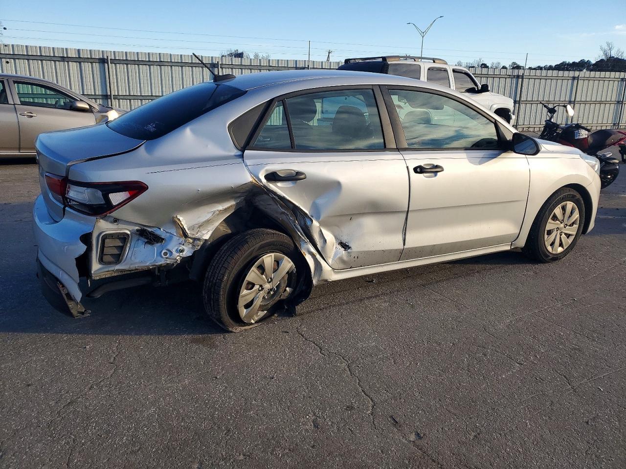 2018 KIA RIO LX photo 3