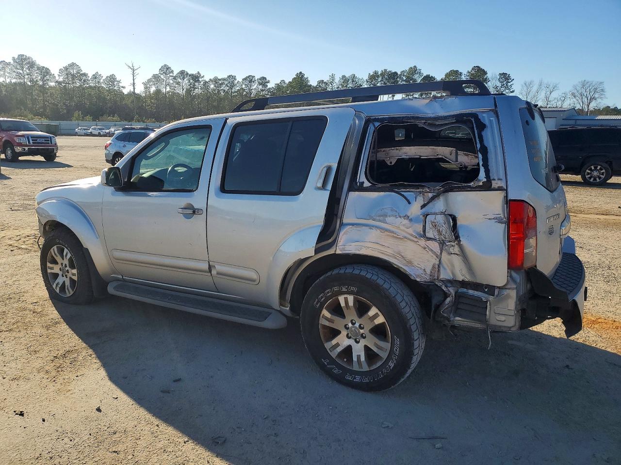2009 NISSAN PATHFINDER S photo 3