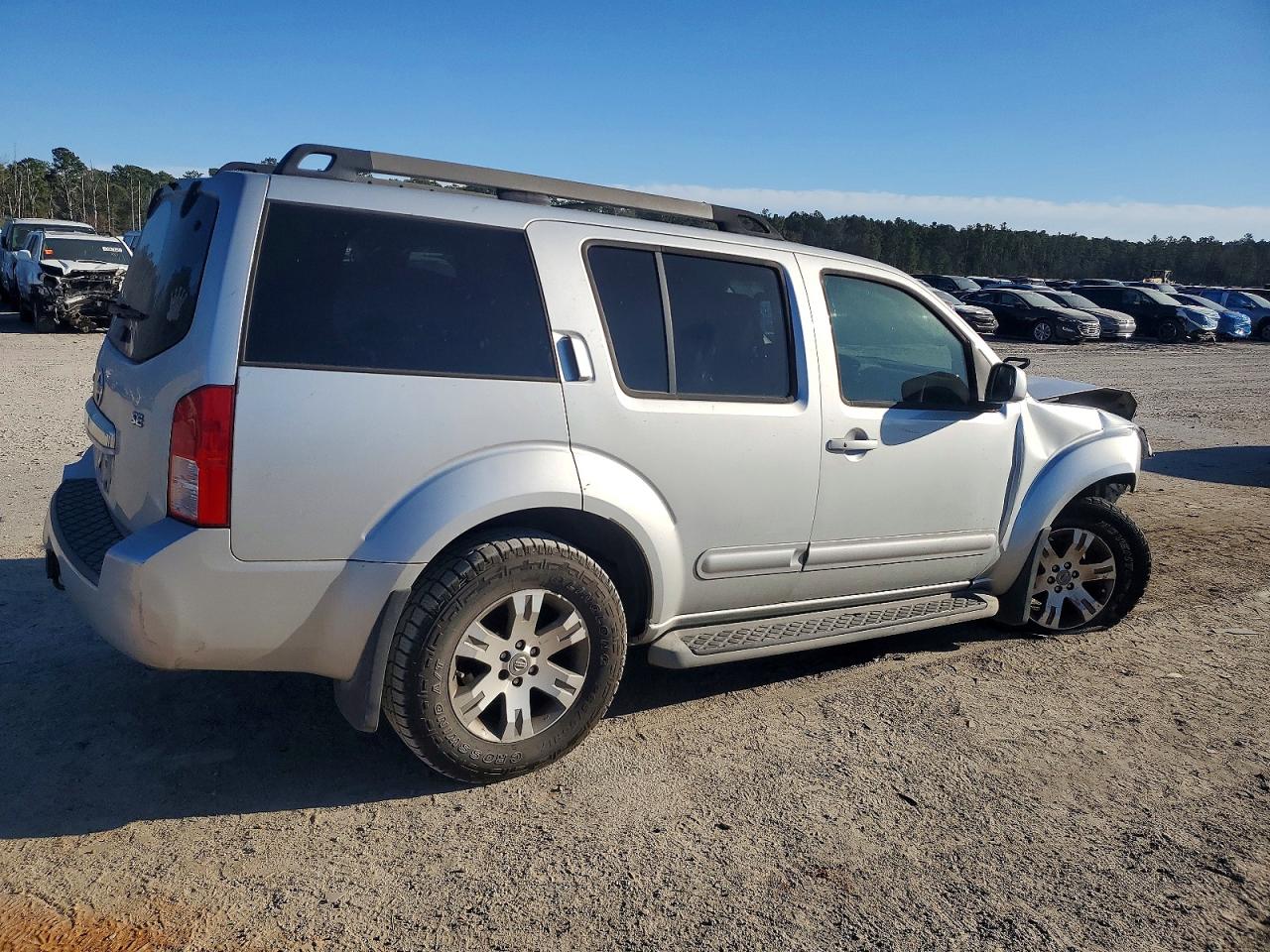 2009 NISSAN PATHFINDER S photo 5