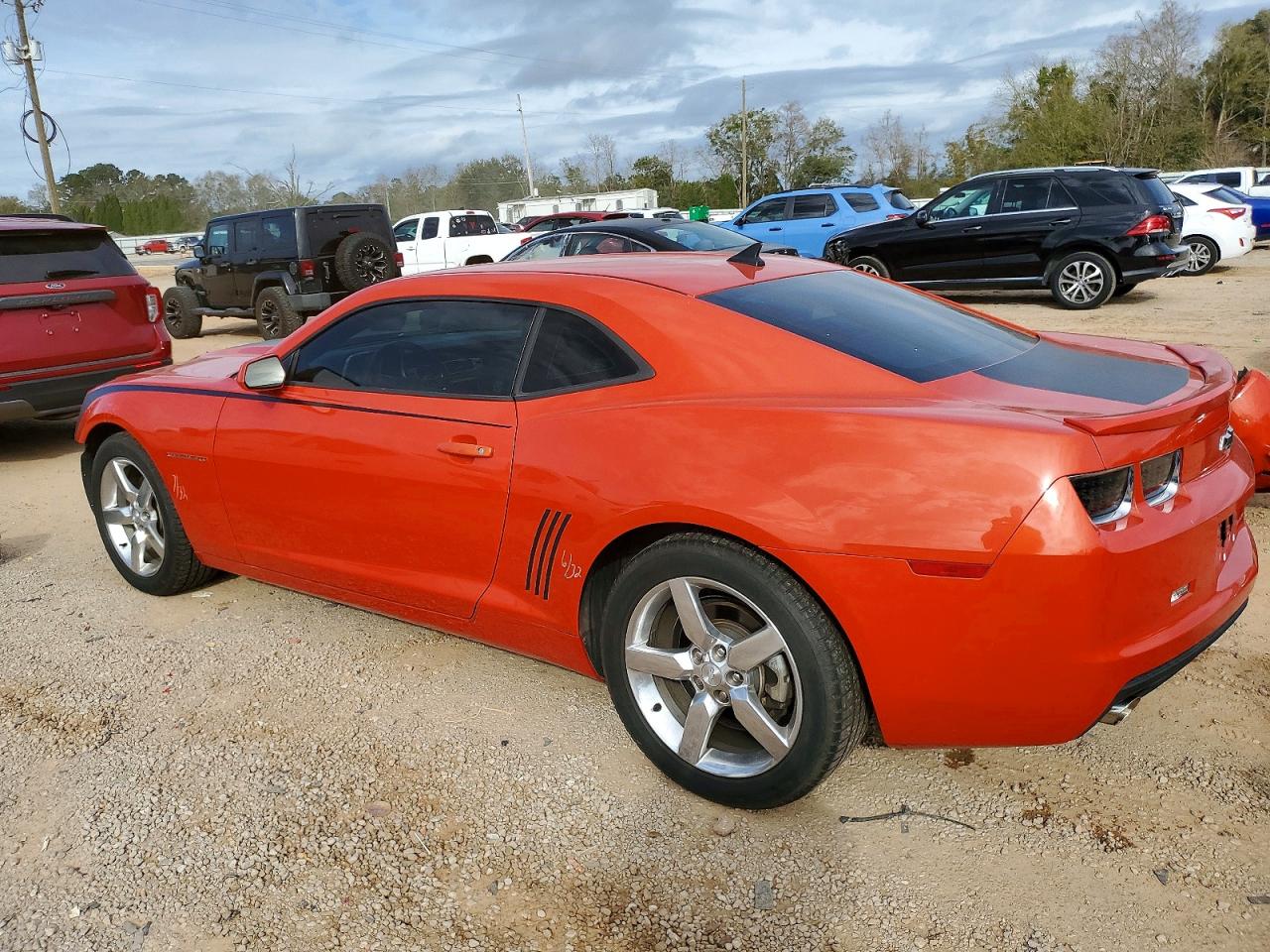 2013 CHEVROLET CAMARO LT photo 2