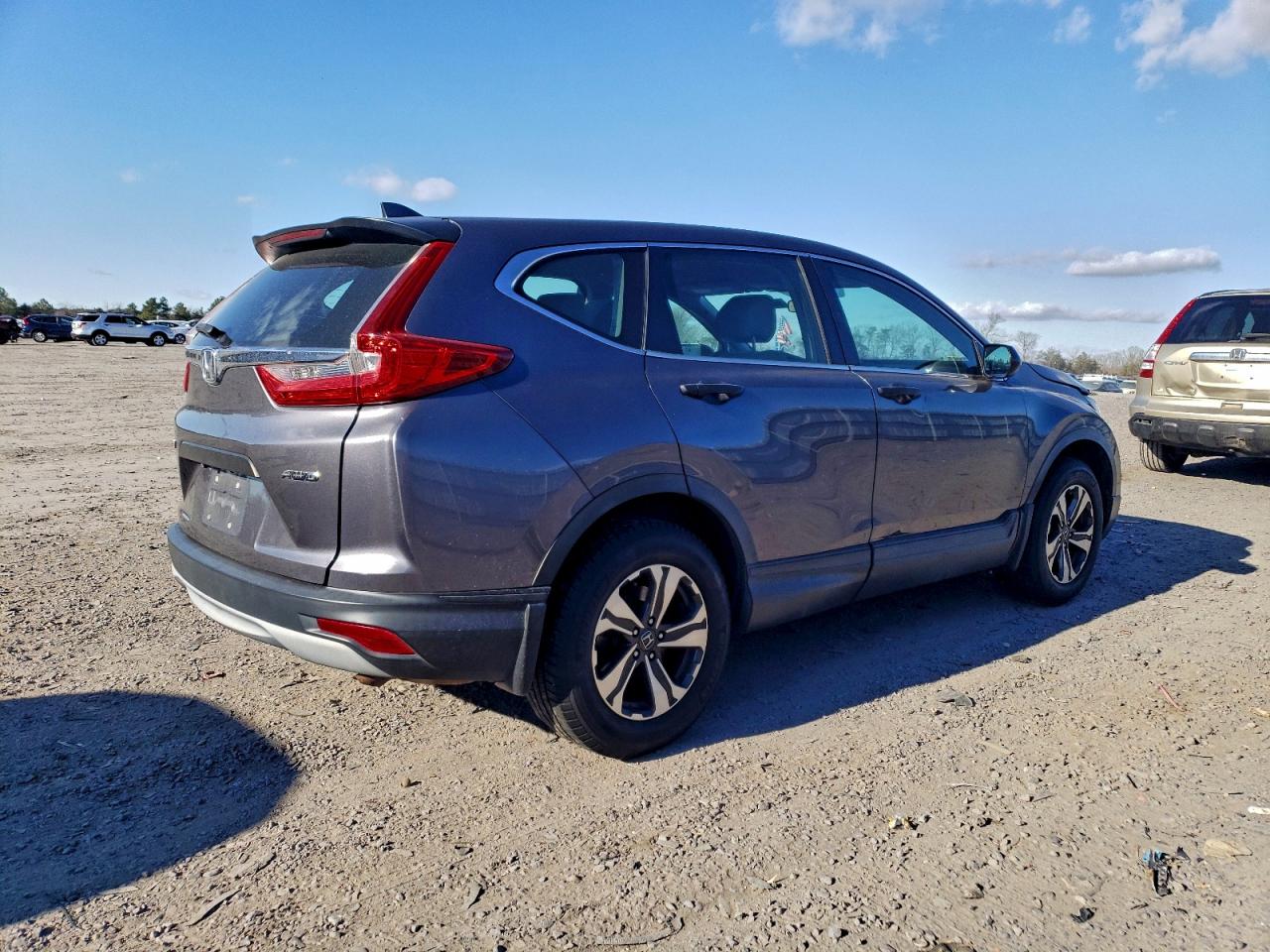 2017 HONDA CR-V LX photo 3