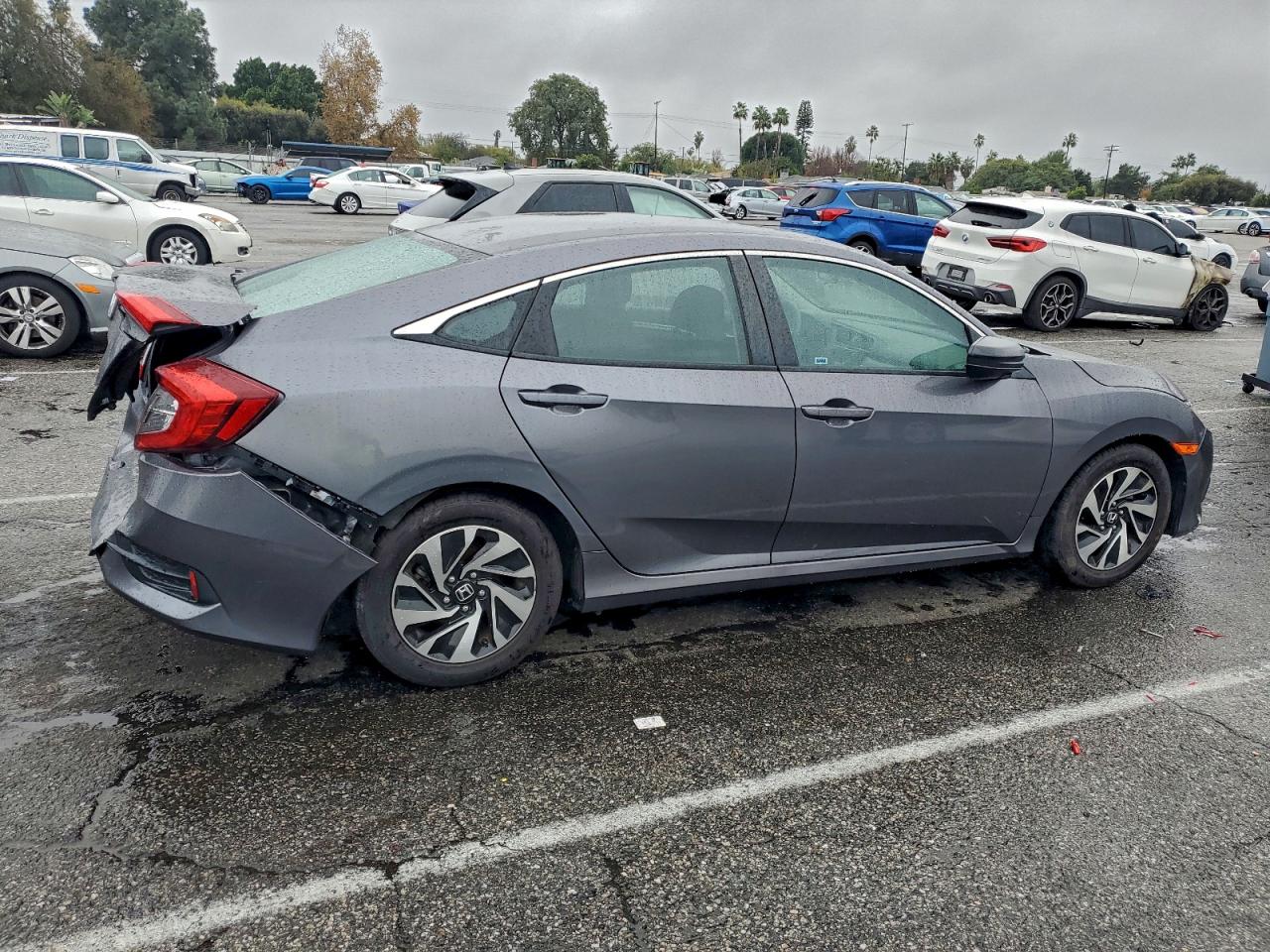 2016 HONDA CIVIC LX photo 3