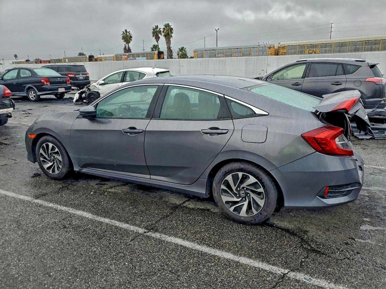 2016 HONDA CIVIC LX photo 2