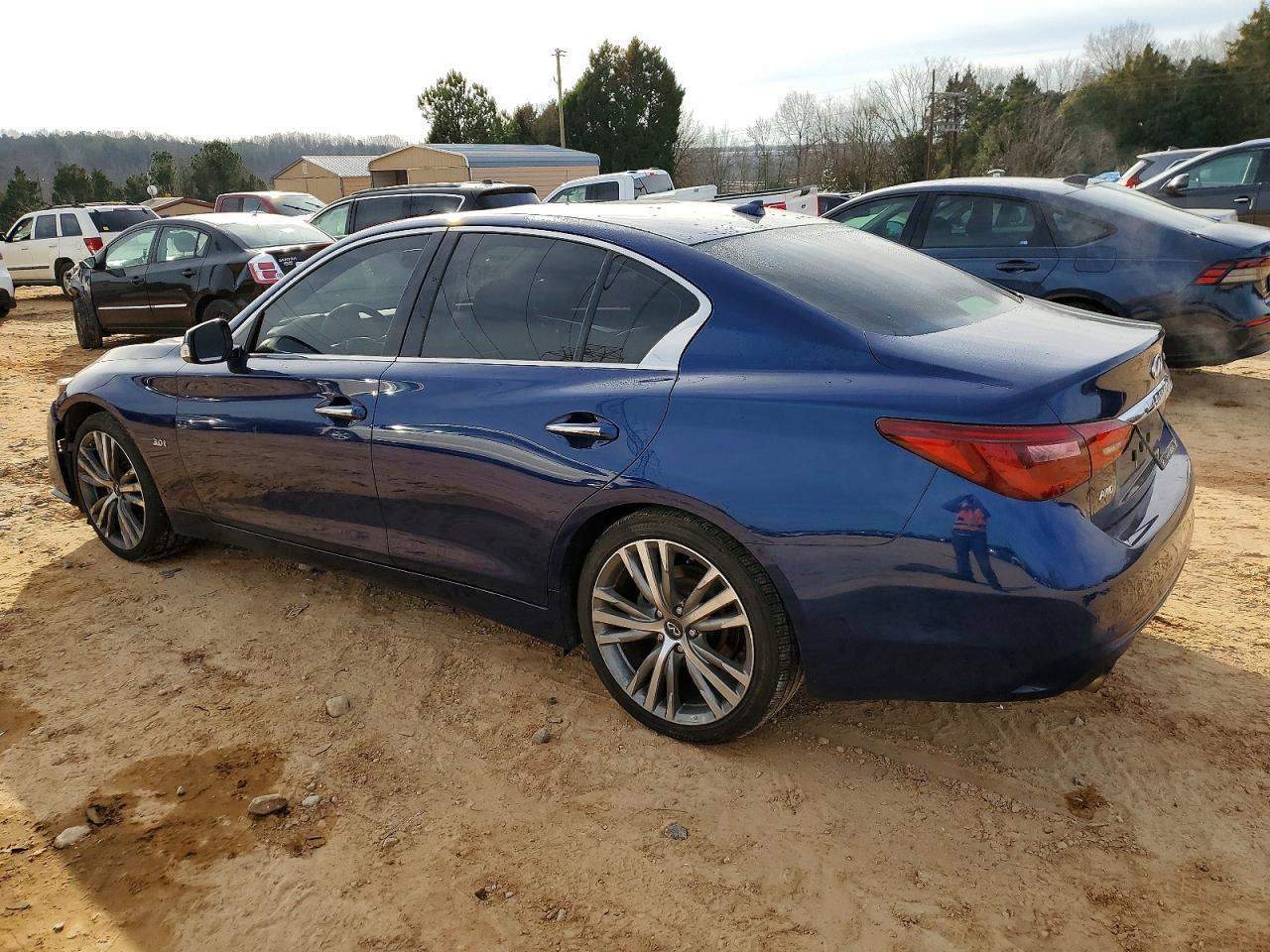 2018 INFINITI Q50 LUXE photo 3