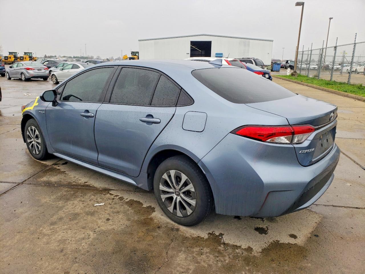 2021 TOYOTA COROLLA LE photo 2