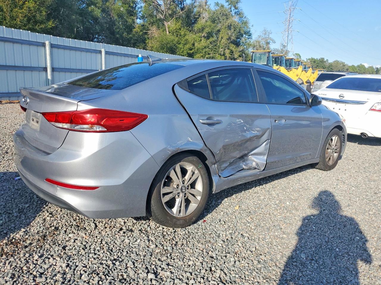 2017 HYUNDAI ELANTRA SE photo 3