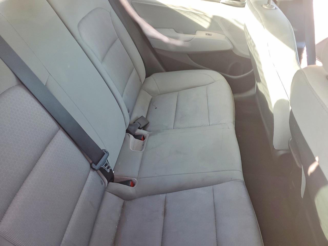 2017 HYUNDAI ELANTRA SE photo 10