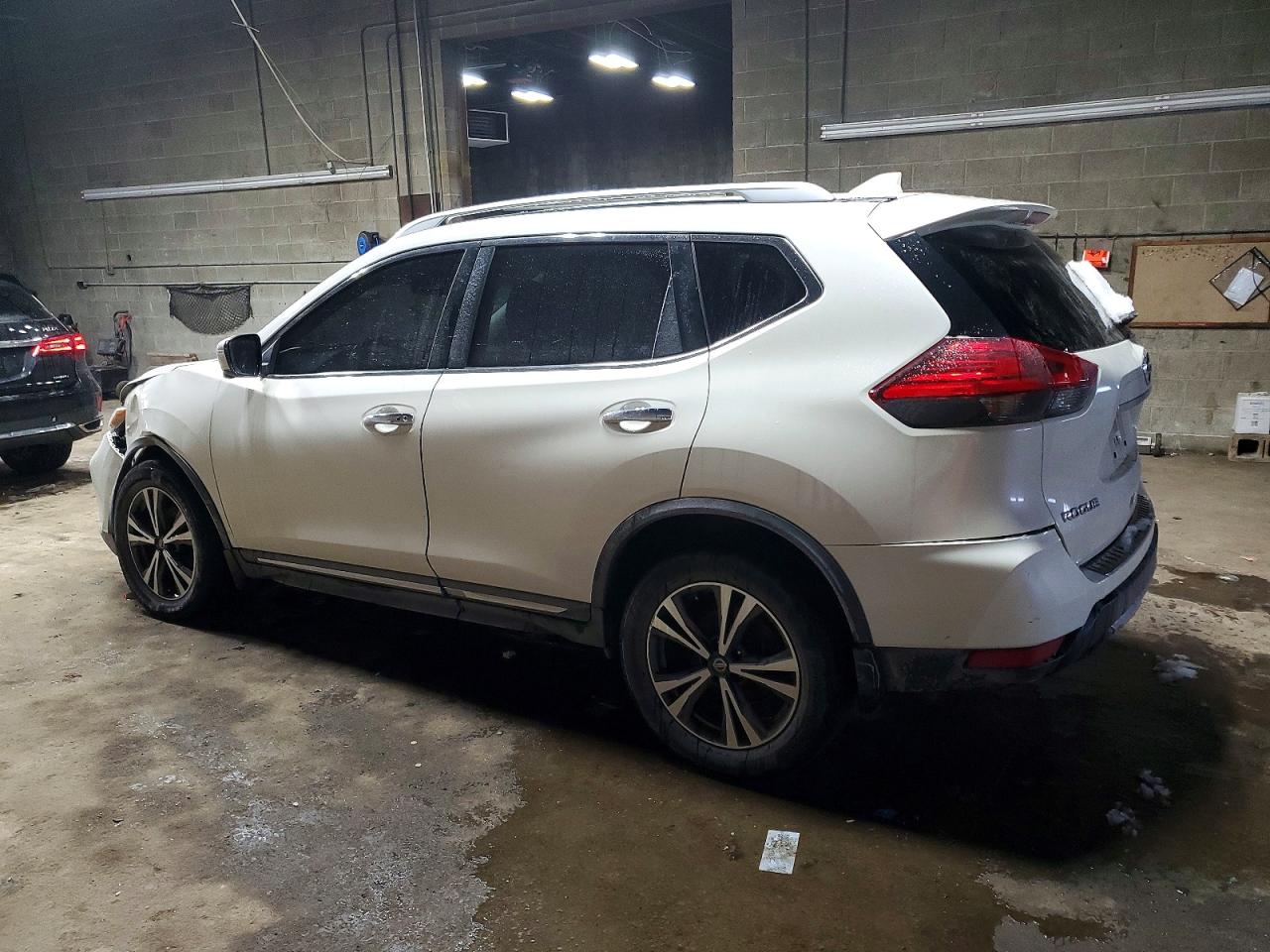 2017 NISSAN ROGUE S photo 2