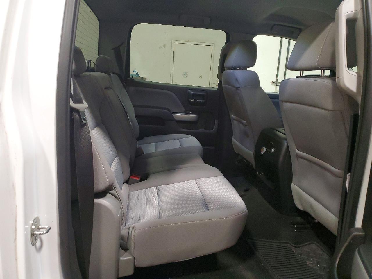 2018 CHEVROLET SILVERADO K1500 LT photo 10