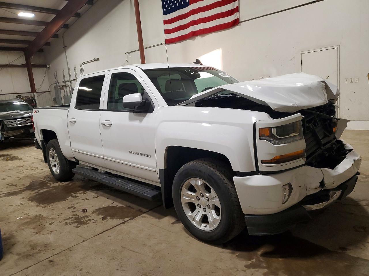 2018 CHEVROLET SILVERADO K1500 LT photo 4