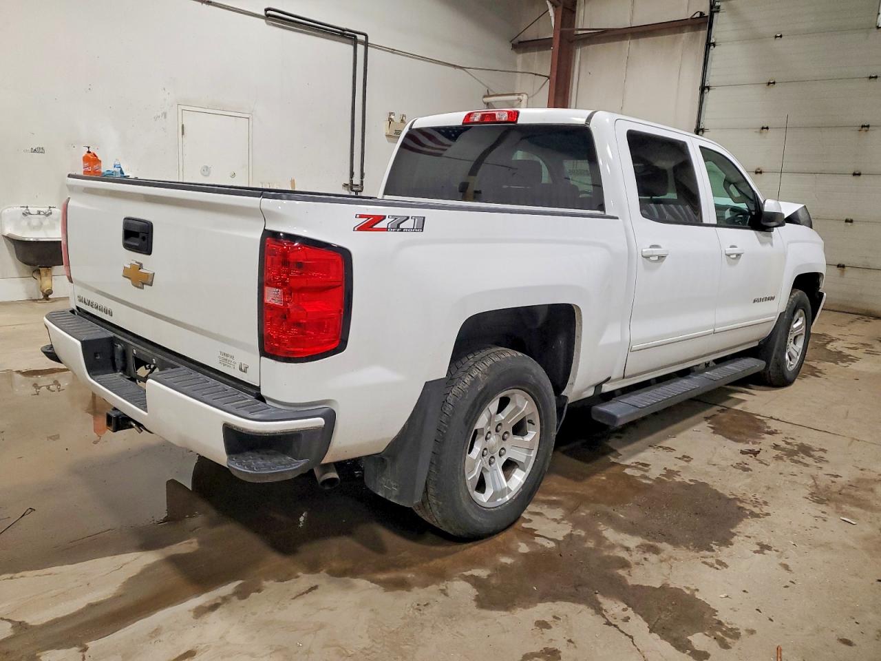 2018 CHEVROLET SILVERADO K1500 LT photo 3