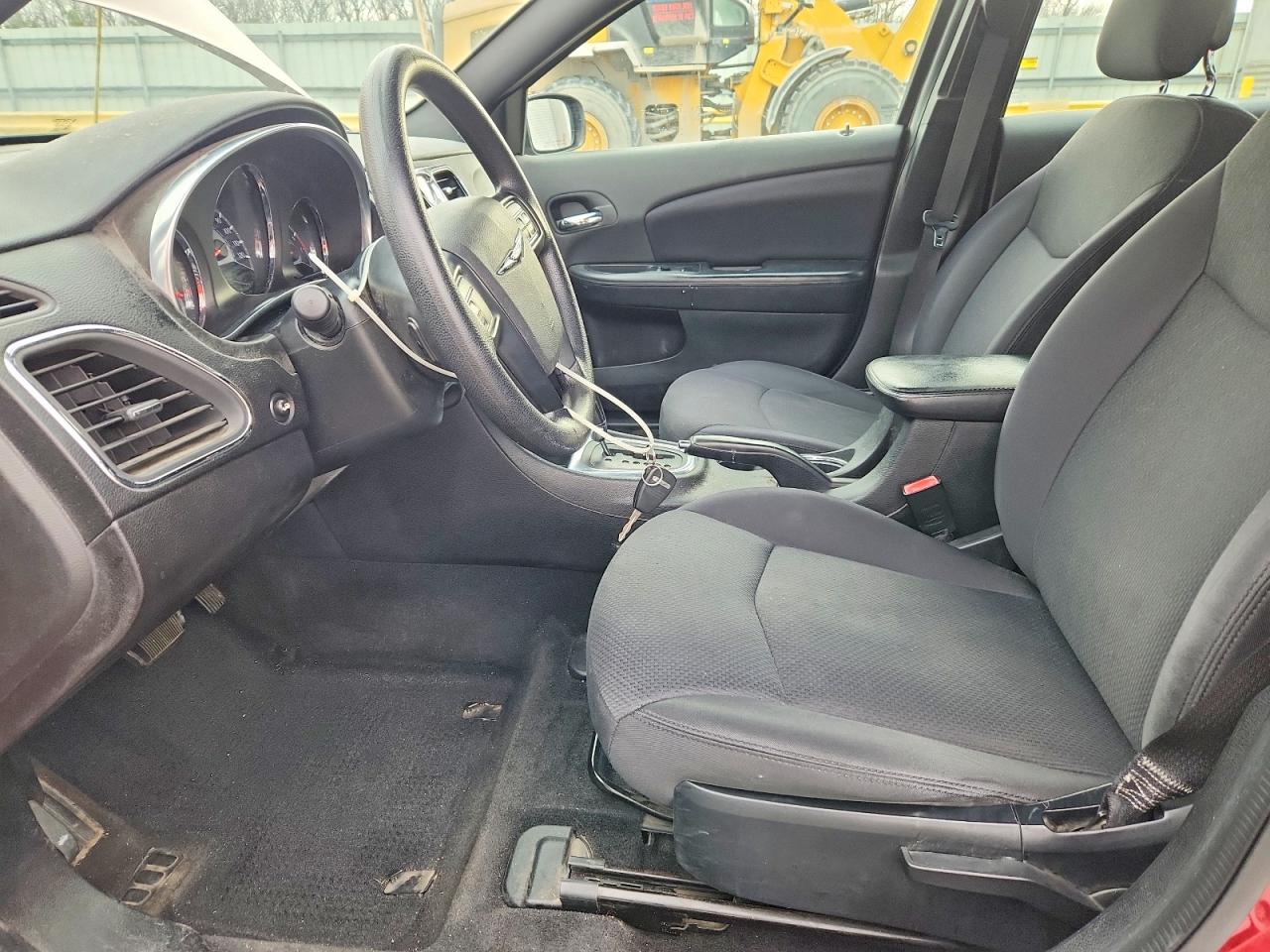 2013 CHRYSLER 200 LX photo 7