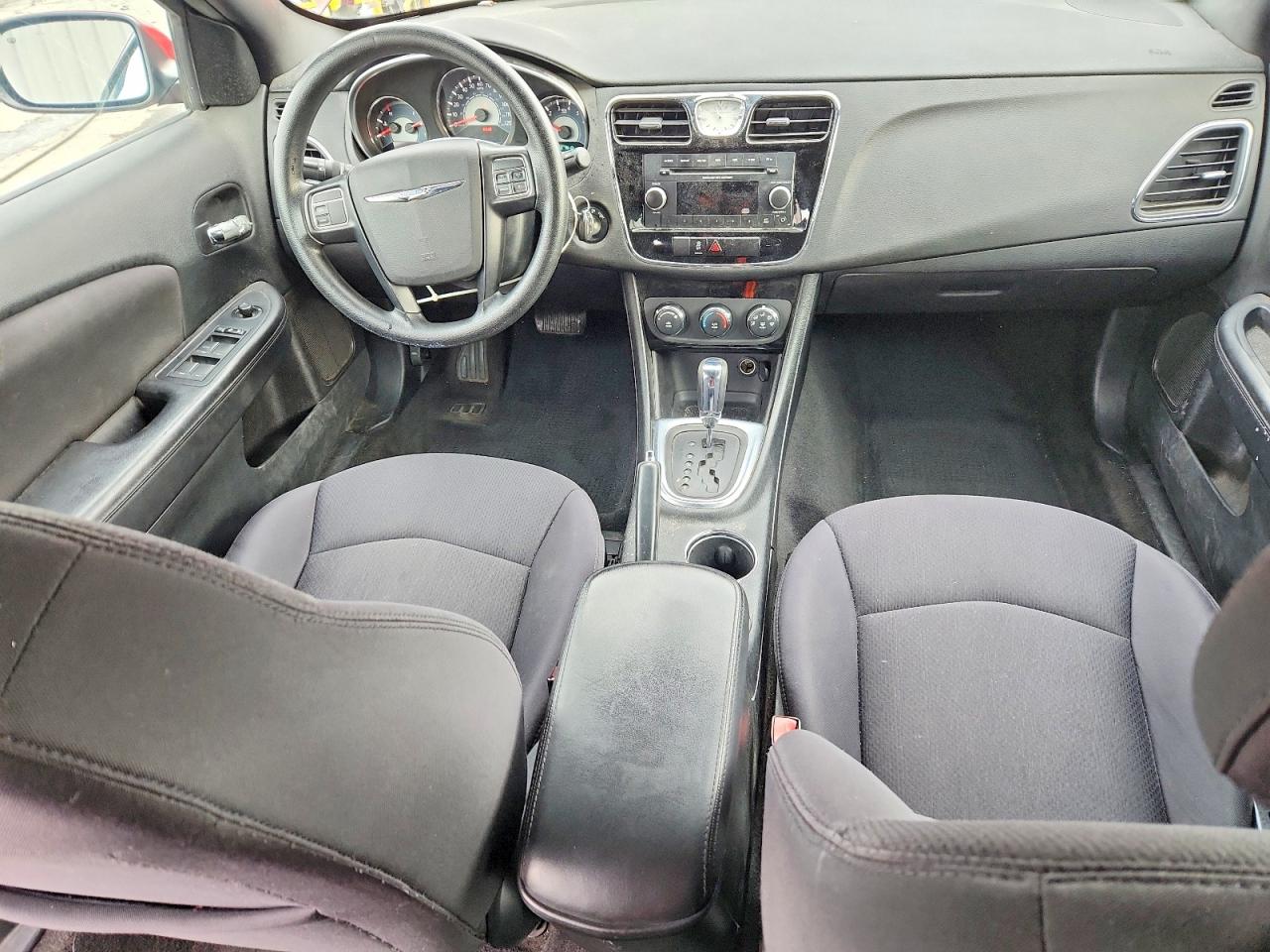 2013 CHRYSLER 200 LX photo 8