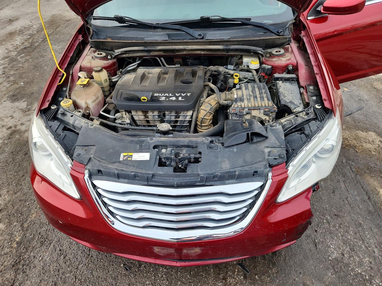 2013 CHRYSLER 200 LX photo 11