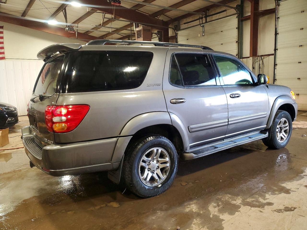 2004 TOYOTA SEQUOIA LIMITED photo 3