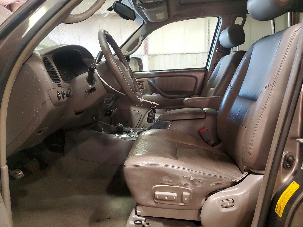 2004 TOYOTA SEQUOIA LIMITED photo 7