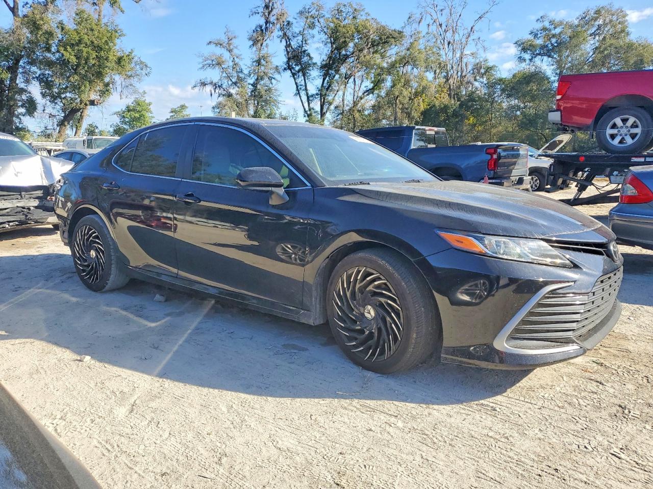 2022 TOYOTA CAMRY LE photo 4