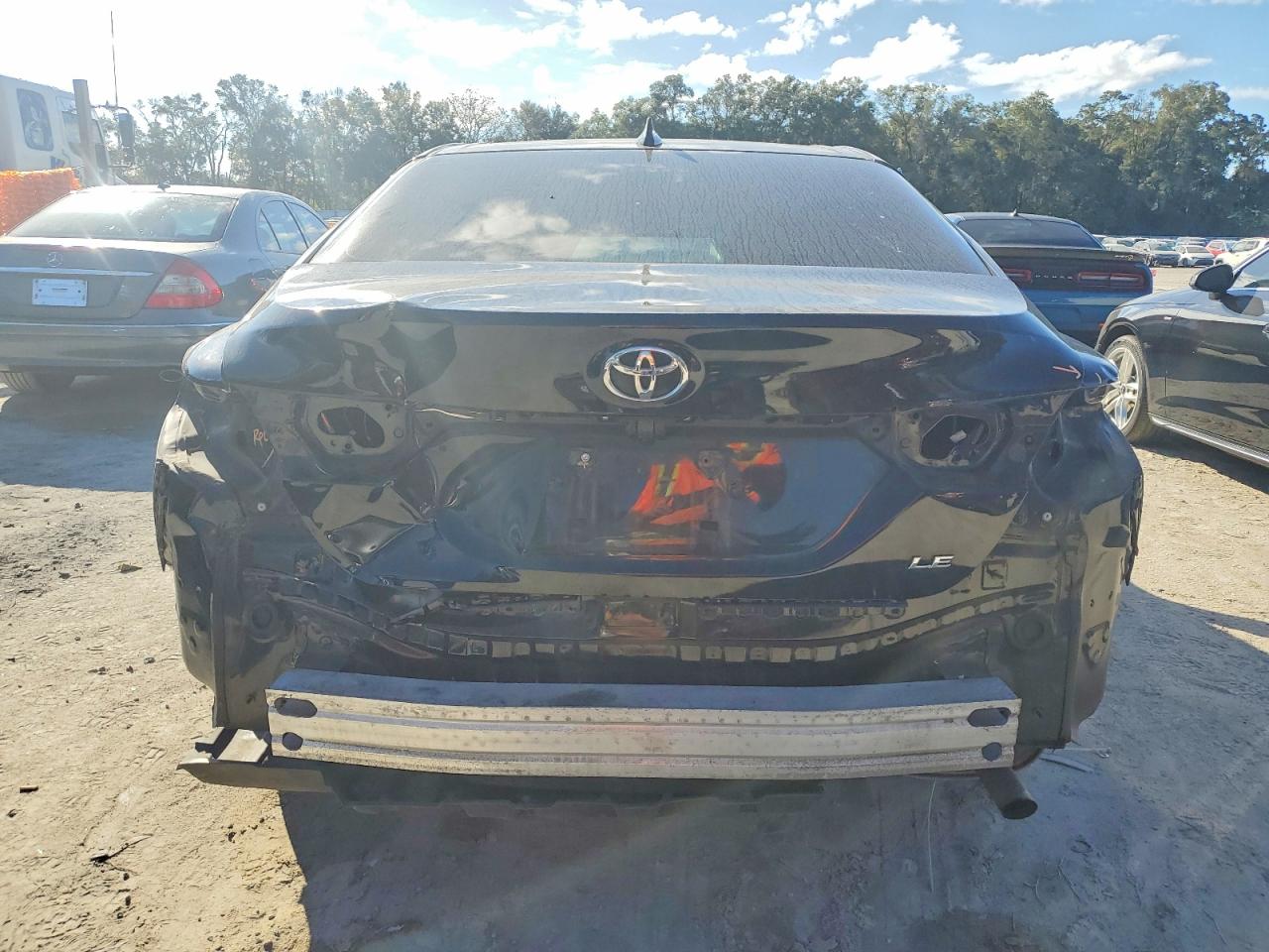 2022 TOYOTA CAMRY LE photo 6