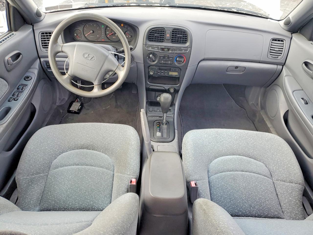 1999 HYUNDAI SONATA GL photo 8